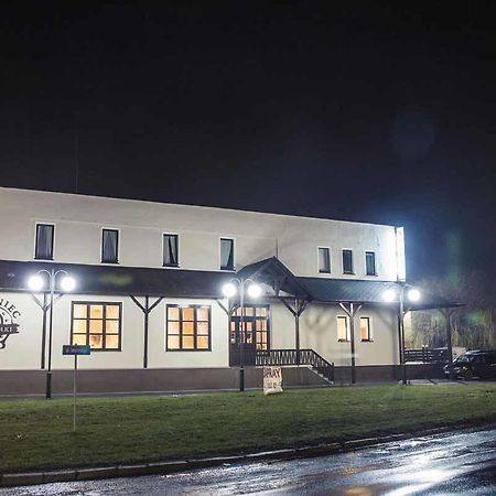 ホテル Gosciniec U Kowolki Kąkolewo エクステリア 写真